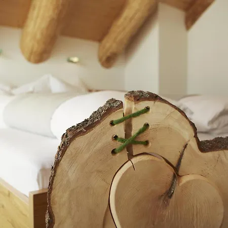 Tyroladis Family Laudegg Alpehytte *